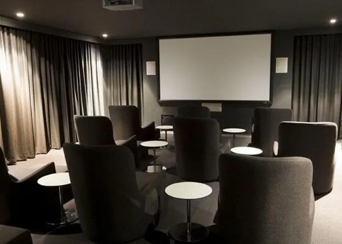 Circle On Cavill 25Th Floor With Ocean Views - Coasthm